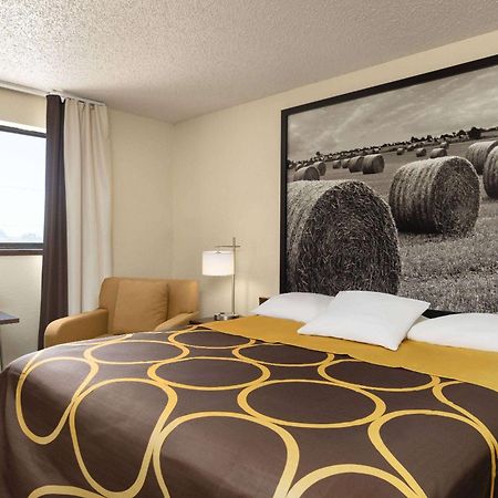 Super 8 By Wyndham Dodge City Exterior foto