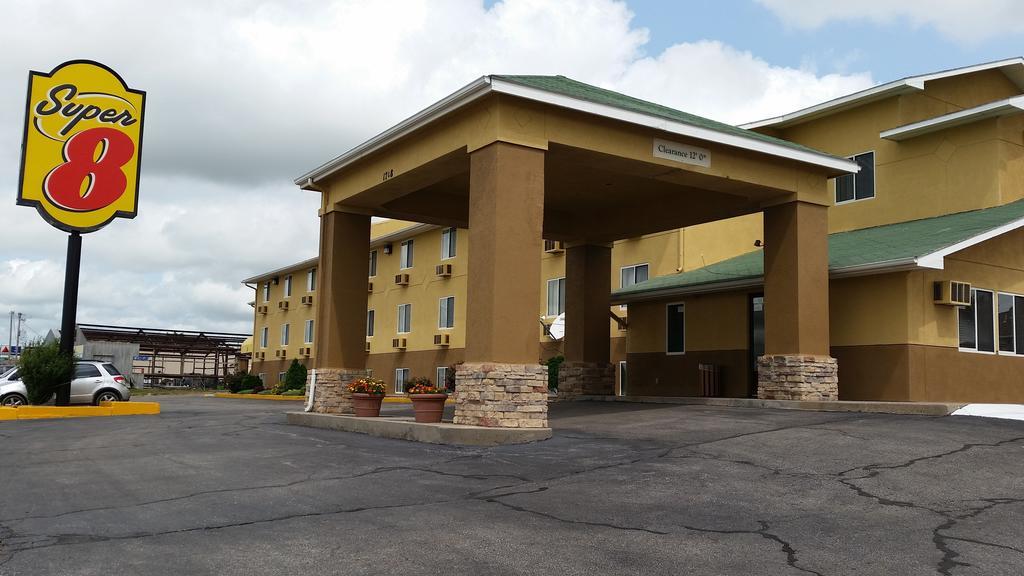 Super 8 By Wyndham Dodge City Exterior foto